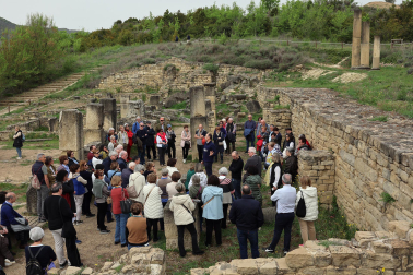 Las excavaciones de Santa Criz en Eslava con la sociedad de estudios históricos de Navarra