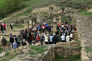 Las excavaciones de Santa Criz en Eslava con la sociedad de estudios históricos de Navarra