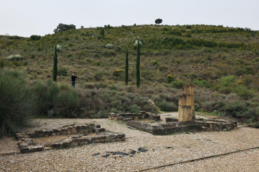 Las excavaciones de Santa Criz en Eslava con la sociedad de estudios históricos de Navarra