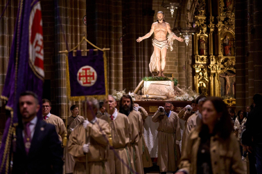 Via Lucis en la Catedral de Pamplona