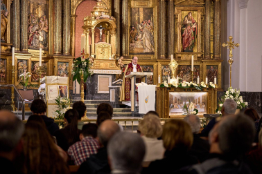 Via Lucis en la Catedral de Pamplona