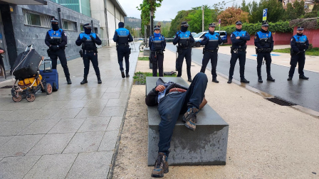 Fotos del desalojo del antiguo convento de Aranzadi en Pamplona