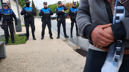 Fotos del desalojo del antiguo convento de Aranzadi en Pamplona