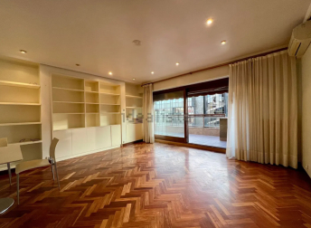 Salón con salida a una de las terrazas