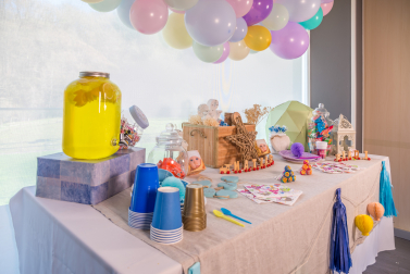 El evento puede personalizarse con decoración, música y ambientación