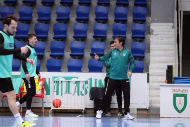 Fotos del primer entrenamiento de Imanol Arregui con Osasuna Magna
