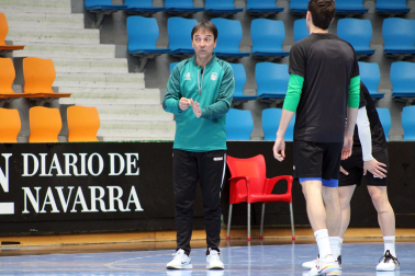 Fotos del primer entrenamiento de Imanol Arregui con Osasuna Magna