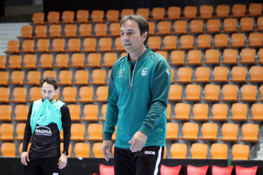 Fotos del primer entrenamiento de Imanol Arregui con Osasuna Magna