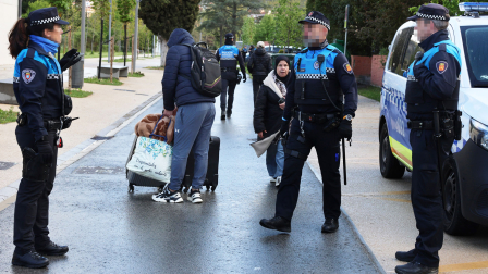 Fotos del desalojo del antiguo convento de Aranzadi en Pamplona