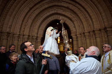 Llegada del Ángel de Aralar a Pamplona.
