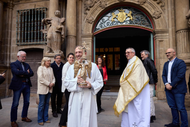 El Ángel de Aralar visita el Ayuntamiento de Pamplona