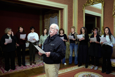 El Ángel de Aralar visita el Ayuntamiento de Pamplona