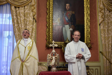 El Ángel de Aralar visita el Ayuntamiento de Pamplona