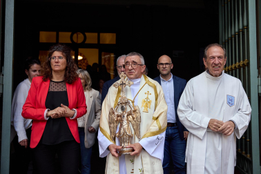 El Ángel de Aralar visita el Ayuntamiento de Pamplona