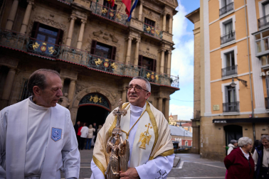 El Ángel de Aralar visita el Ayuntamiento de Pamplona