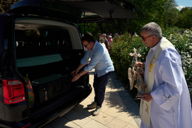 Despedida del Ángel de Aralar de Pamplona.