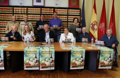 En el marco de las jornadas gastronómicas, se tributó un homenaje a seis agricultores mayores de 87 años y cinco bodegas locales