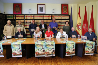En el marco de las jornadas gastronómicas, se tributó un homenaje a seis agricultores mayores de 87 años y cinco bodegas locales