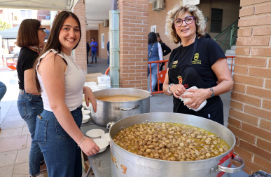 En el marco de las jornadas gastronómicas, se tributó un homenaje a seis agricultores mayores de 87 años y cinco bodegas locales