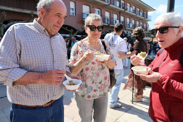 En el marco de las jornadas gastronómicas, se tributó un homenaje a seis agricultores mayores de 87 años y cinco bodegas locales