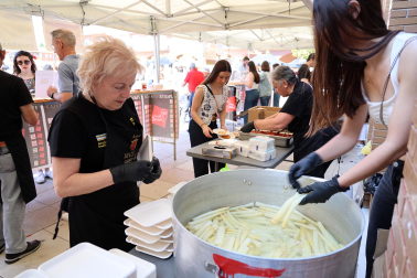 En el marco de las jornadas gastronómicas, se tributó un homenaje a seis agricultores mayores de 87 años y cinco bodegas locales