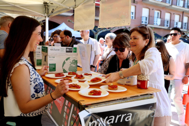 En el marco de las jornadas gastronómicas, se tributó un homenaje a seis agricultores mayores de 87 años y cinco bodegas locales