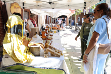 En el marco de las jornadas gastronómicas, se tributó un homenaje a seis agricultores mayores de 87 años y cinco bodegas locales