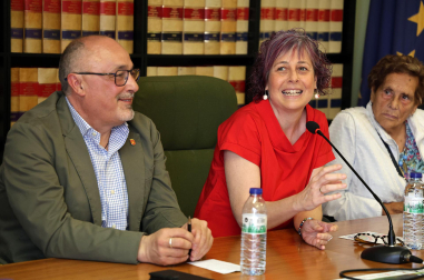 En el marco de las jornadas gastronómicas, se tributó un homenaje a seis agricultores mayores de 87 años y cinco bodegas locales