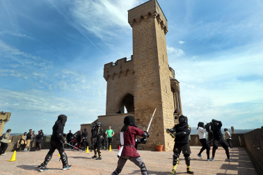 Encuentro de esgrima histórica en Olite.
