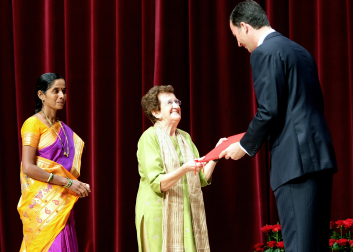 Isabel Martín  recibió el premio Príncipe de Viana a la Solidaridad en 2010