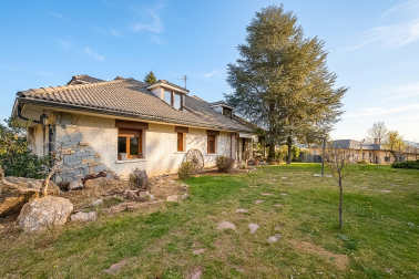 Precioso chalet con gran parcela en Iratxe