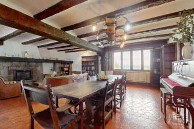 Precioso chalet con gran parcela en Iratxe