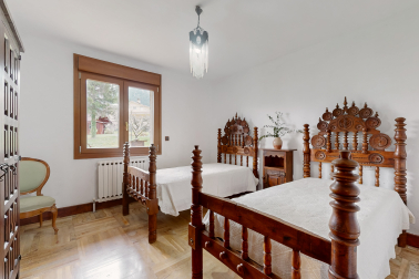 Precioso chalet con gran parcela en Iratxe