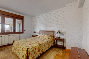 Precioso chalet con gran parcela en Iratxe