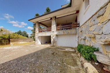 Precioso chalet con gran parcela en Iratxe