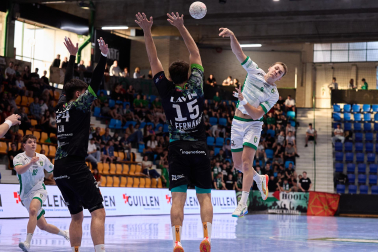 Fotos de la eliminatoria de Copa del Rey entre Anaitasuna y Bathco Torrelavega disputada este miércoles, 22 de abril, en el pabellón pamplonés