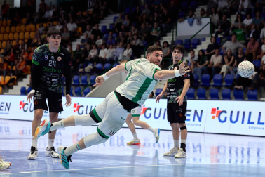 Fotos de la eliminatoria de Copa del Rey entre Anaitasuna y Bathco Torrelavega disputada este miércoles, 22 de abril, en el pabellón pamplonés