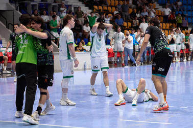 Fotos de la eliminatoria de Copa del Rey entre Anaitasuna y Bathco Torrelavega disputada este miércoles, 22 de abril, en el pabellón pamplonés