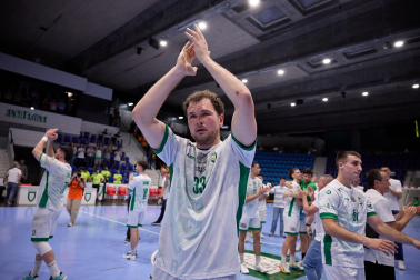 Fotos de la eliminatoria de Copa del Rey entre Anaitasuna y Bathco Torrelavega disputada este miércoles, 22 de abril, en el pabellón pamplonés