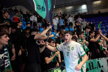 Fotos de la eliminatoria de Copa del Rey entre Anaitasuna y Bathco Torrelavega disputada este miércoles, 22 de abril, en el pabellón pamplonés