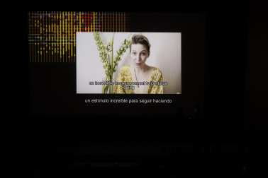 Valeria Lemesevskaya, durante su intervención en vídeo al ser galardonada su 'I lit the Fire!' como mejor película de esta vigésima edición de Punto de Vista