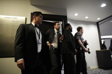 Fotos de la evacuación tras el tiroteo en la cena de corresponsales de la Casa Blanca