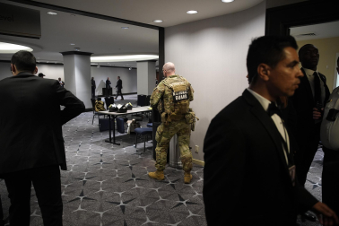 Fotos de la evacuación tras el tiroteo en la cena de corresponsales de la Casa Blanca