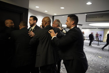 Fotos de la evacuación tras el tiroteo en la cena de corresponsales de la Casa Blanca