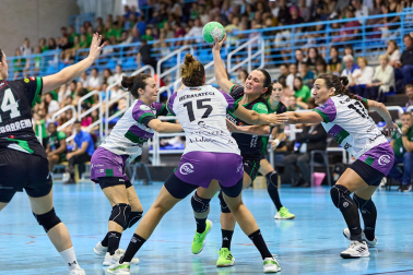 Fotos del partido entre Replasa Beti Onak y Costa del Sol Málaga