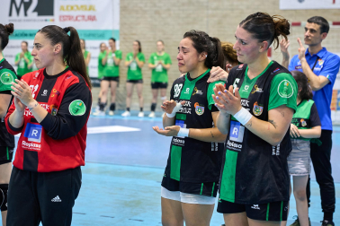 Imágenes del homenaje de despedida a Aileen Ripa, Kelly Fonkeng y Maria Grasielly Brasil.