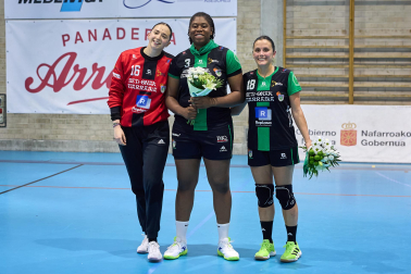 Imágenes del homenaje de despedida a Aileen Ripa, Kelly Fonkeng y Maria Grasielly Brasil.