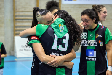 Imágenes del homenaje de despedida a Aileen Ripa, Kelly Fonkeng y Maria Grasielly Brasil.