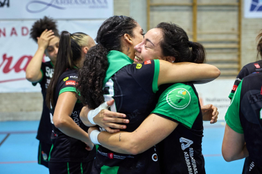 Imágenes del homenaje de despedida a Aileen Ripa, Kelly Fonkeng y Maria Grasielly Brasil.