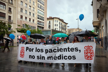 Manifestación organizada por el Sindicato Médico y el Colegio de Médicos en Pamplona.